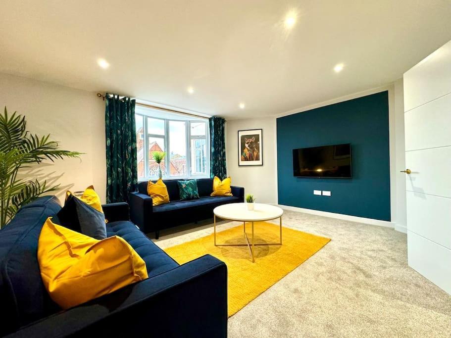 Bournemouth Getaway: 3Br Apartment Near Beach Extérieur photo