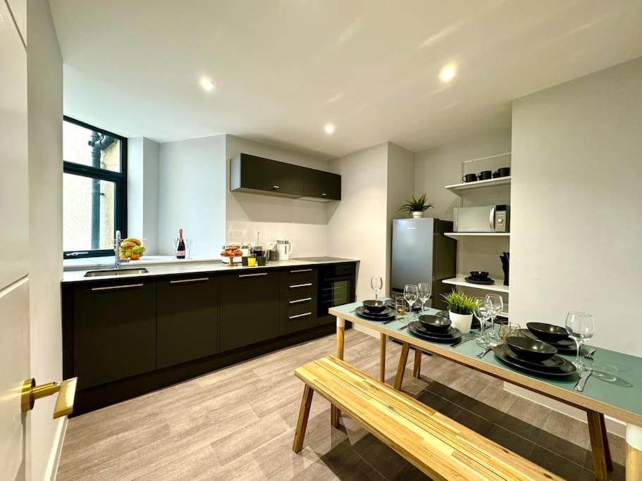 Bournemouth Getaway: 3Br Apartment Near Beach Extérieur photo